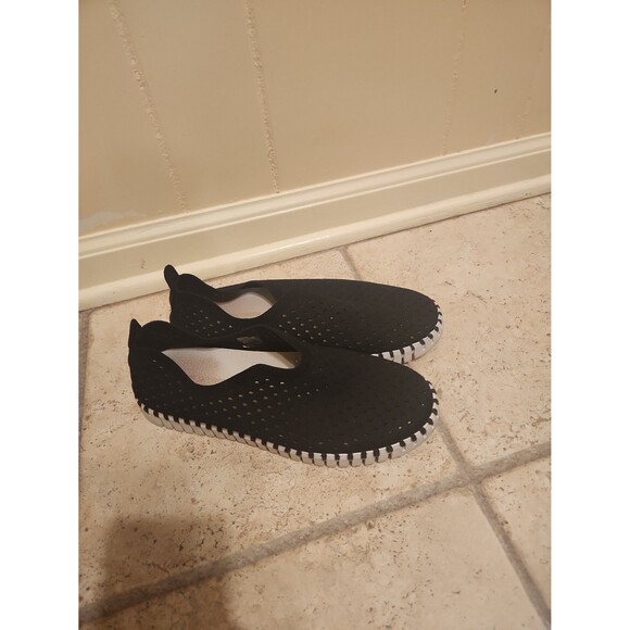 Ilse Jacobsen Black Perforated "Tulip" Slip-on Shoes Size 38 US 7.5 - Picture 1 of 8